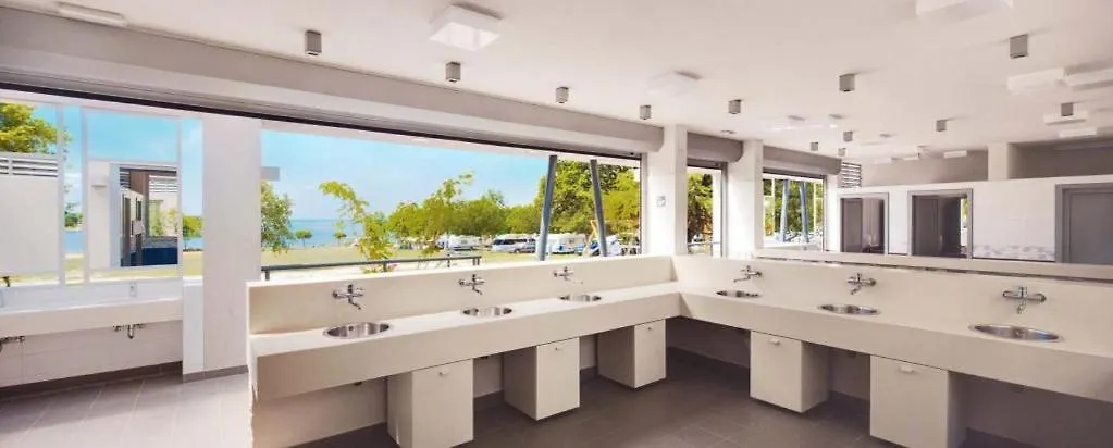 ラグジュアリーテント Easyatent Safari Tent Park ウマグ クロアチア