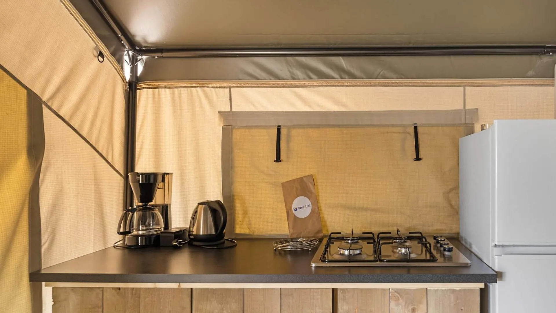 Easyatent Safari Tent Park ウマグ ラグジュアリーテント