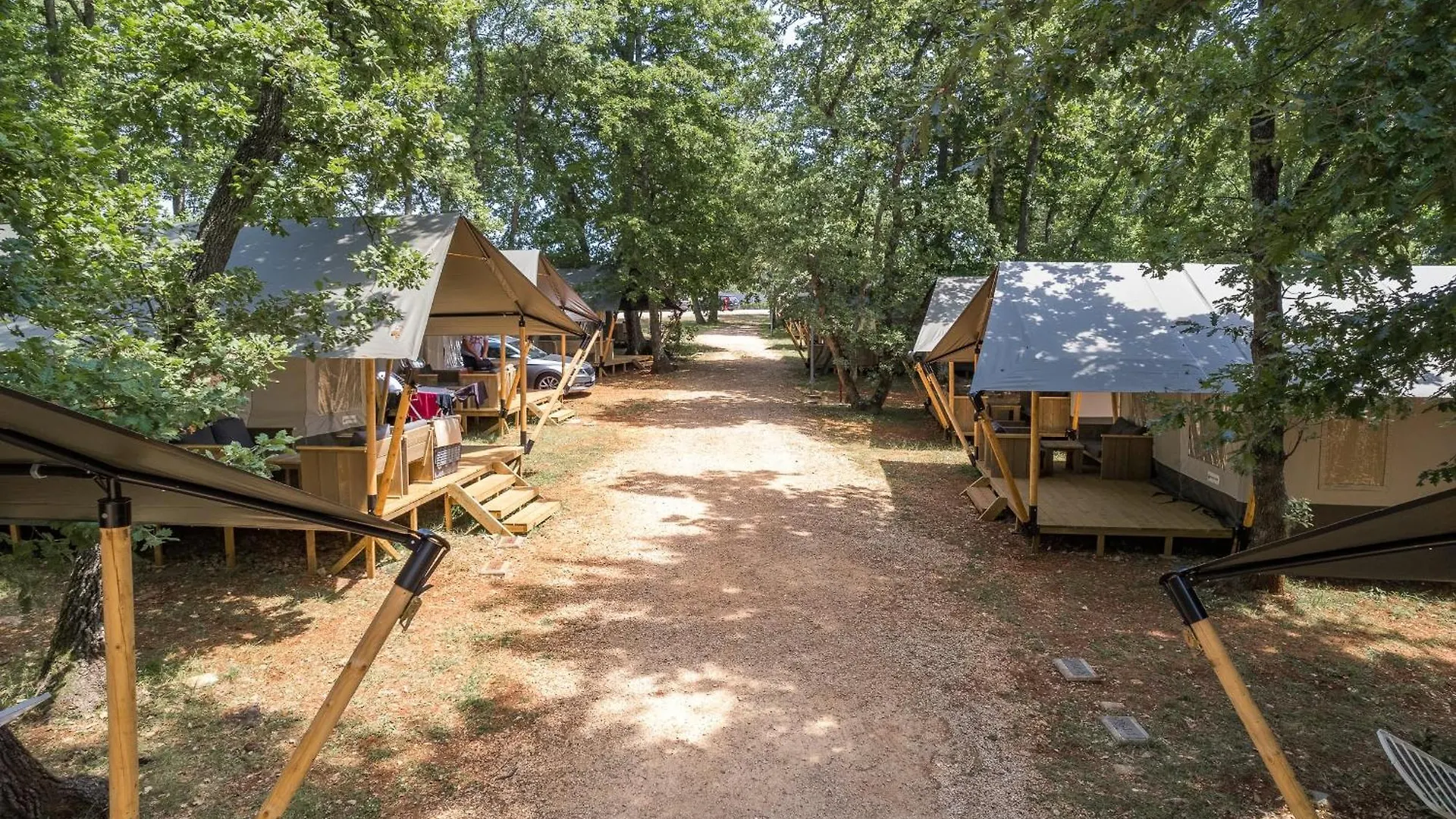 Easyatent Safari Tent Park ウマグ
